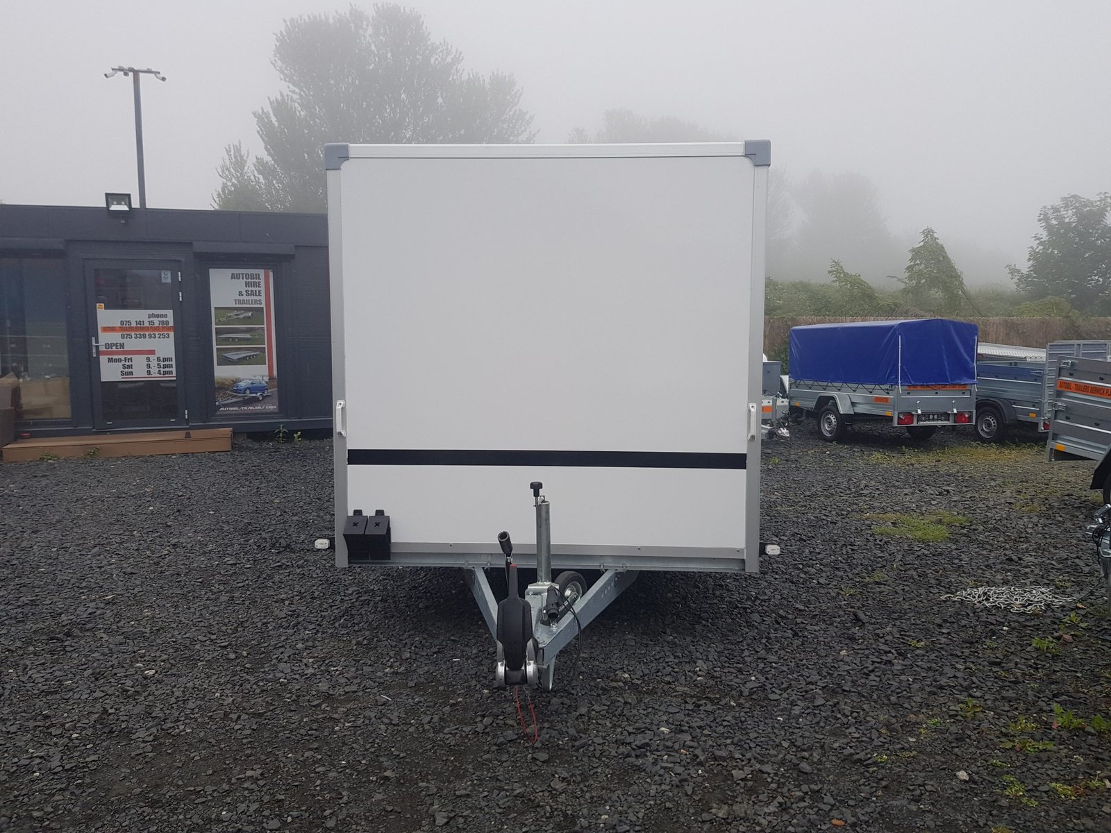 BRAND NEW TWIN AXLE 400CM X 200CM X 190CM BOX TRAILER - Image 5