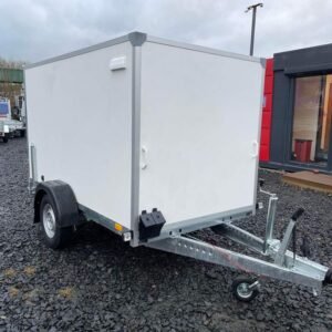 BRAND NEW 8.2FT X 5FT X 5FT SINGLE AXLE BOX TRAILER WITH BARN DOORS 1300KG BRAKED