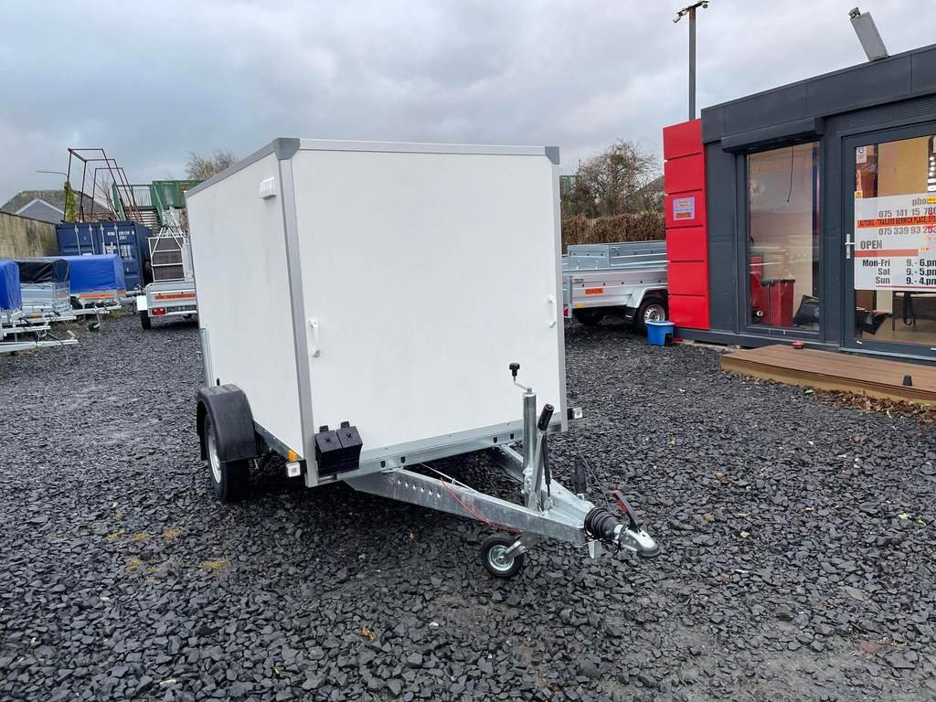 BRAND NEW 8.2FT X 5FT X 5FT SINGLE AXLE BOX TRAILER WITH BARN DOORS 1300KG BRAKED - Image 5