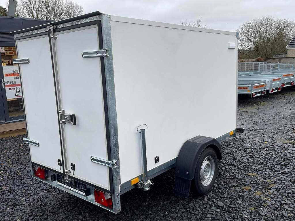 BRAND NEW 8.2FT X 5FT X 5FT SINGLE AXLE BOX TRAILER WITH BARN DOORS 1300KG BRAKED - Image 6