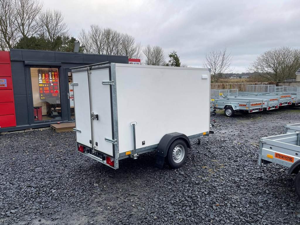 BRAND NEW 8.2FT X 5FT X 5FT SINGLE AXLE BOX TRAILER WITH BARN DOORS 1300KG BRAKED - Image 8