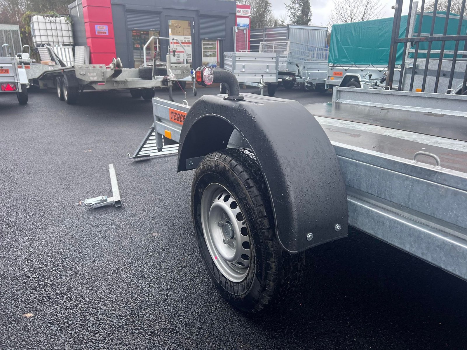 BRAND NEW NIEWIADOW SMART CAR TRANSPORTER/ QUAD TRAILER SINGLE AXLE BRAKED 1300KG - Image 5