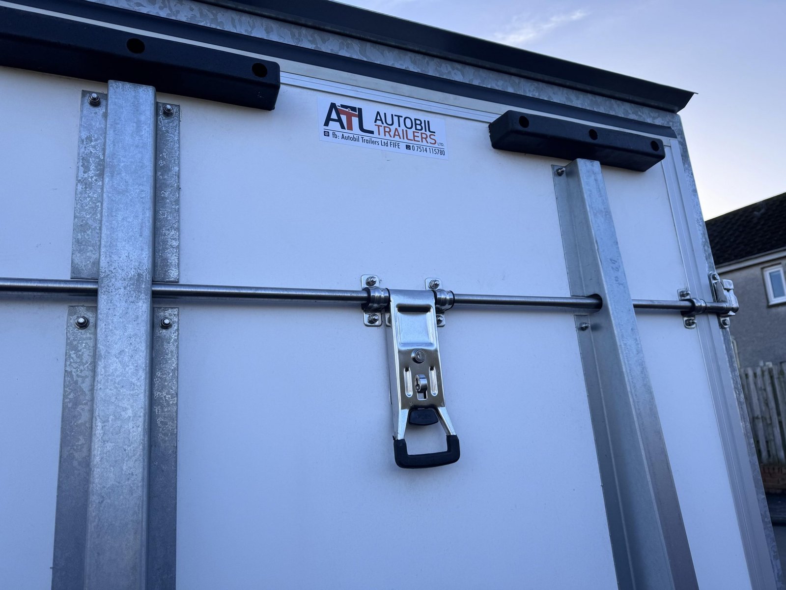 Brand New 8,5ft x 5ft x 6ft Single Axle Box Trailer With Ramp 1300KG Braked - Image 11