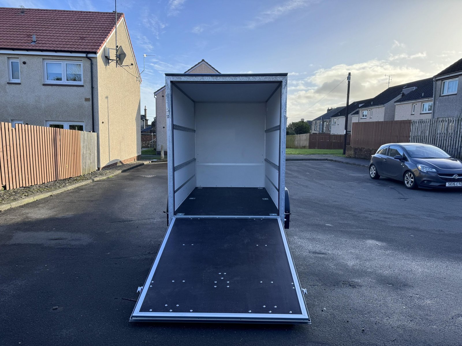 Brand New 8,5ft x 5ft x 6ft Single Axle Box Trailer With Ramp 1300KG Braked - Image 4