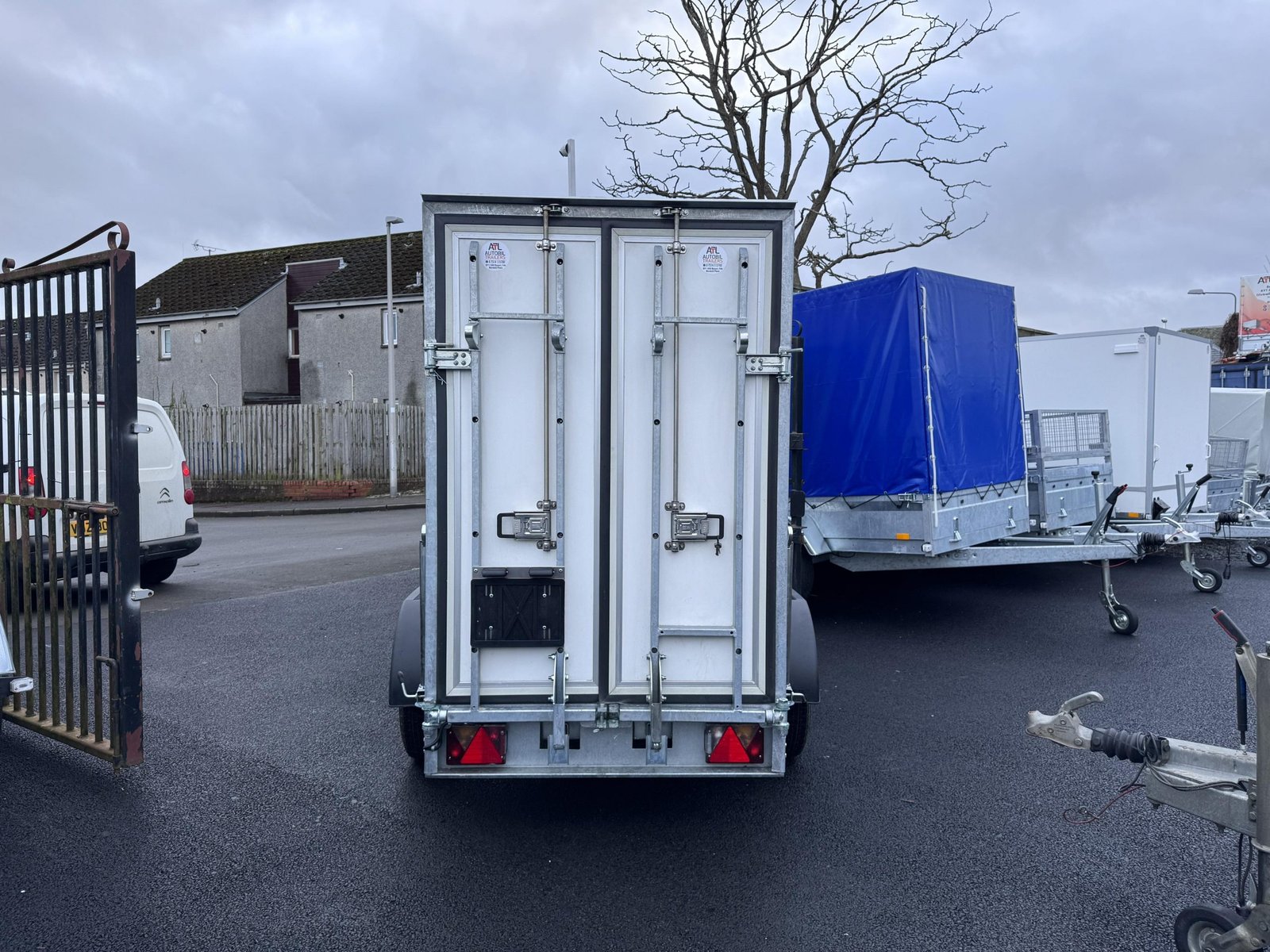 Brand new 6,7ft x 3,8ft x 5ft Single Axle Box Trailer 1300KG Braked - Image 7