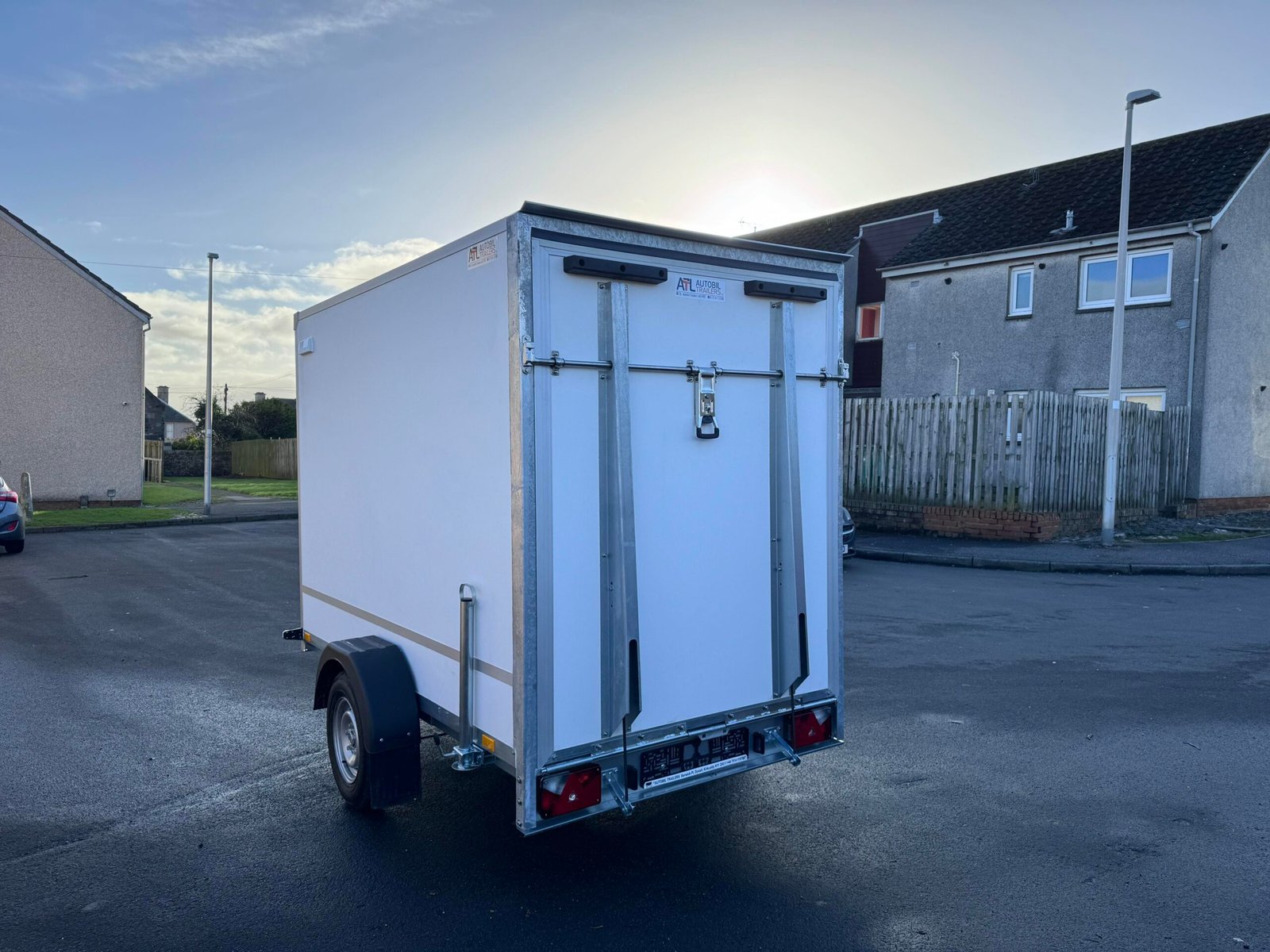 BRAND NEW BOX TRAILER 8FT x 5FT x 6FT WITH A RAMP UNBRAKED 750KG - Image 4