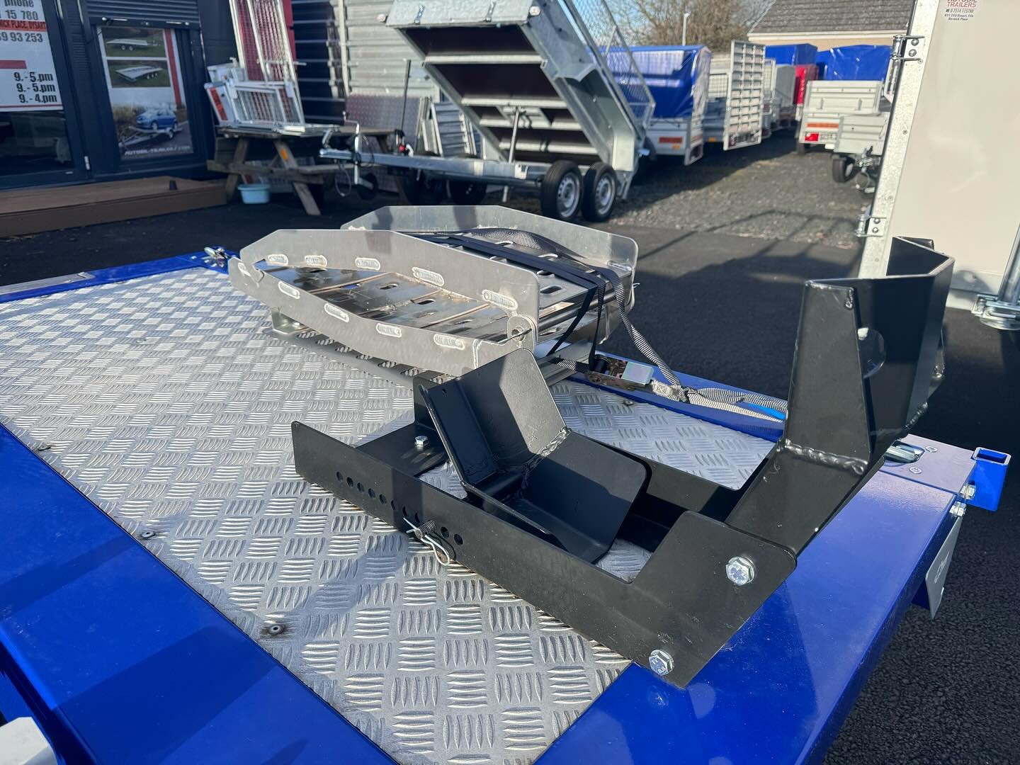 SINGLE MOTORBIKE TRAILER WITH REMOVABLE BIKE RACK 750KG - Image 9