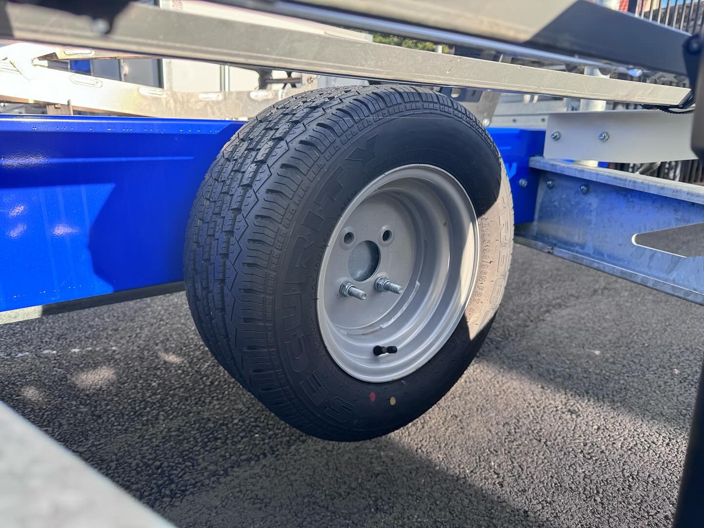 SINGLE MOTORBIKE TRAILER WITH REMOVABLE BIKE RACK 750KG - Image 7