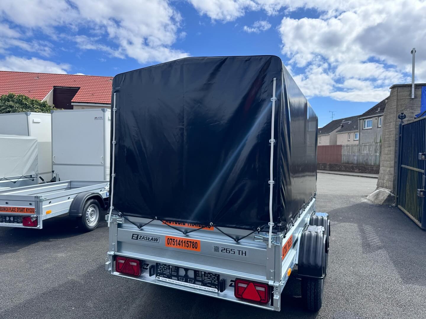 Zaslaw 265TH twin axle braked trailer with frame and cover 2000KG - Image 4