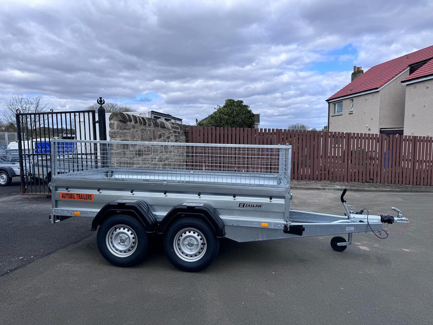 Zaslaw 265TH twin axle trailer braked trailer with 40cm mesh 2000KG