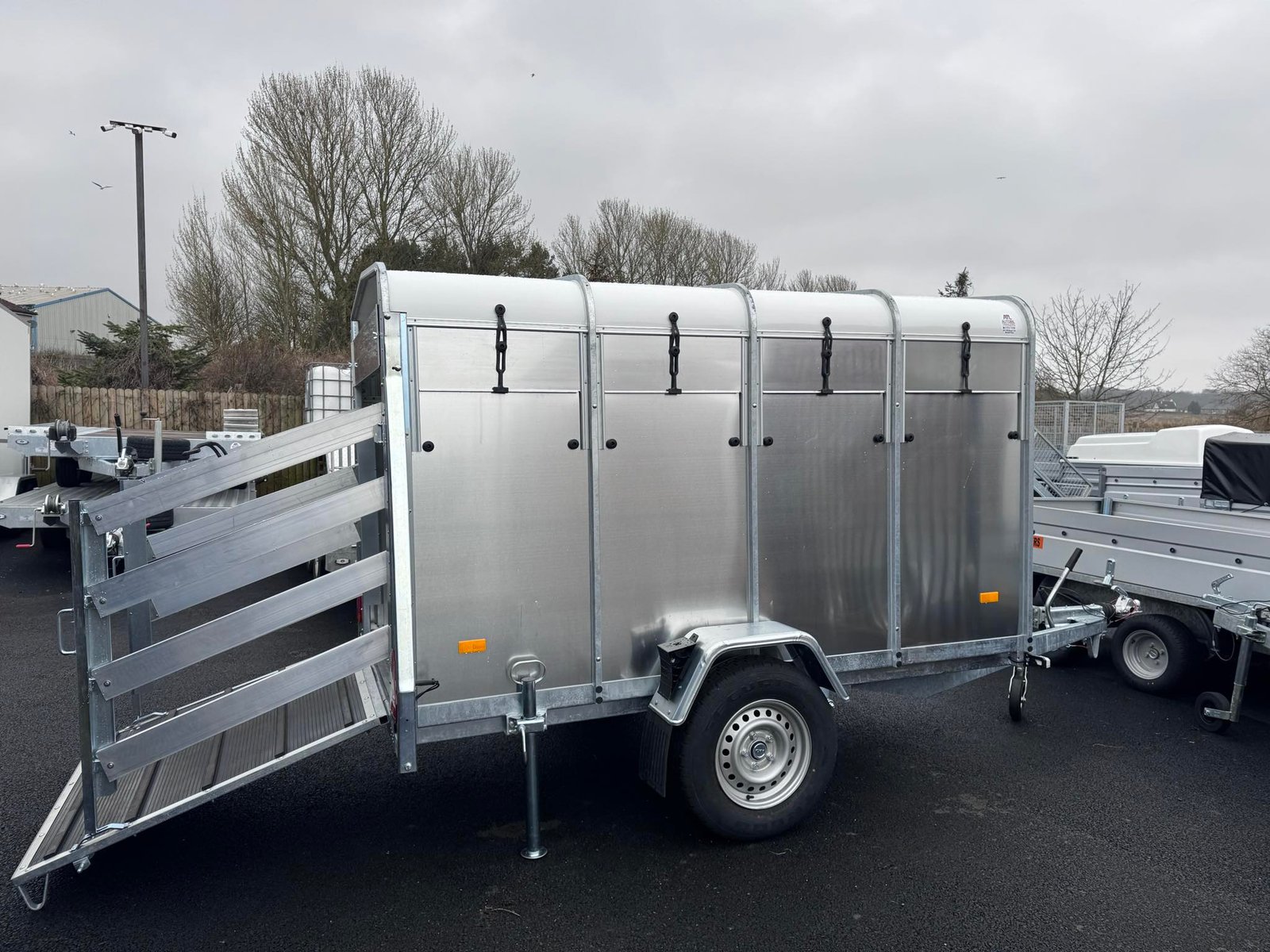 Brand New Niewiadow VT1326H Single Axle Livestock/ Sheep Trailer 1300KG Braked - Image 6