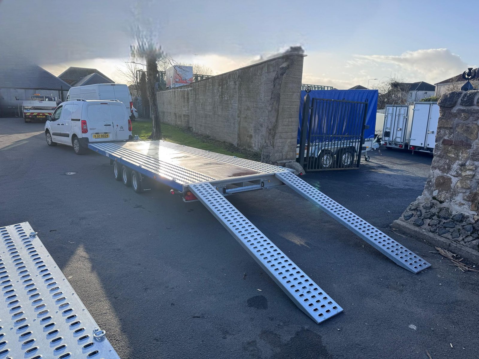 BRAND NEW 6M x 2.1M TRI AXLE MARS FLATBED CAR TRANSPORTER 3500KG - Image 7