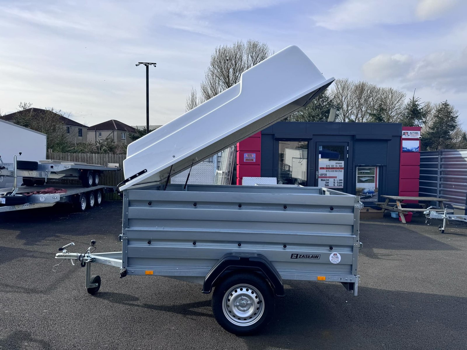 ZASLAW 205SU SINGLE AXLE DOUBLE BROADSIDE TRAILER WITH LOCKABLE ABS LID