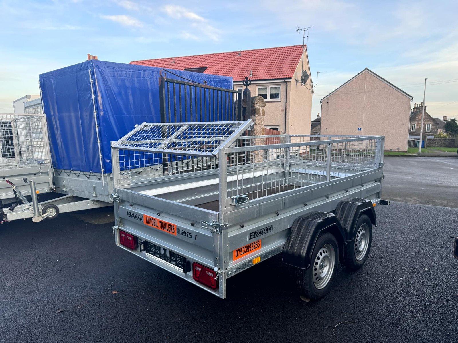 ZASLAW 265T 8,7FT x 4,2FT TWIN AXLE TRAILER WITH 40CM MESH - Image 6