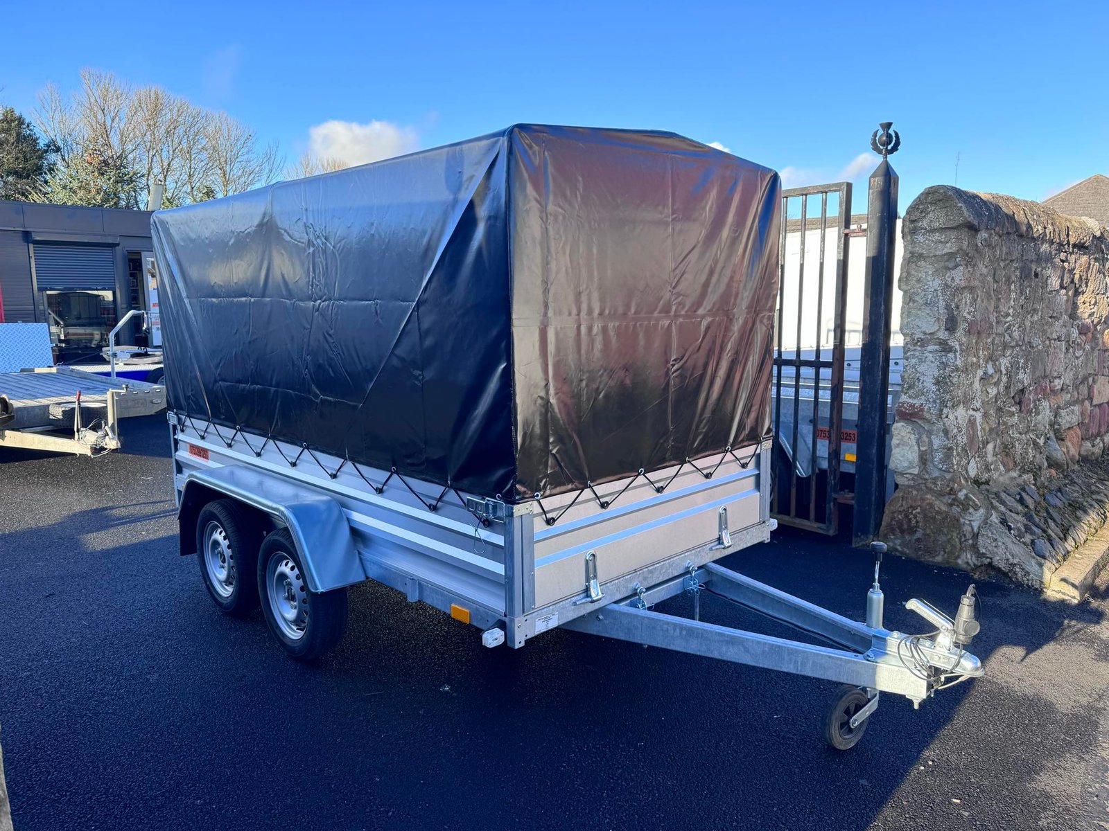 B265 Twin axle trailer with frame and cover