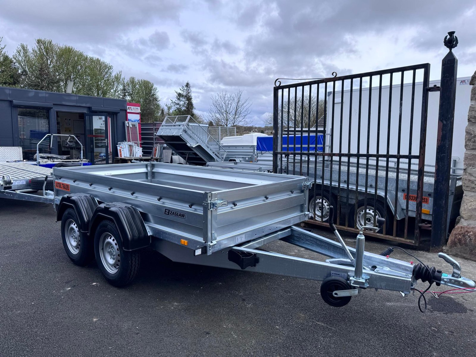 Zaslaw 265TH (8,7ftx4,3ft) twin axle braked trailer 2000KG