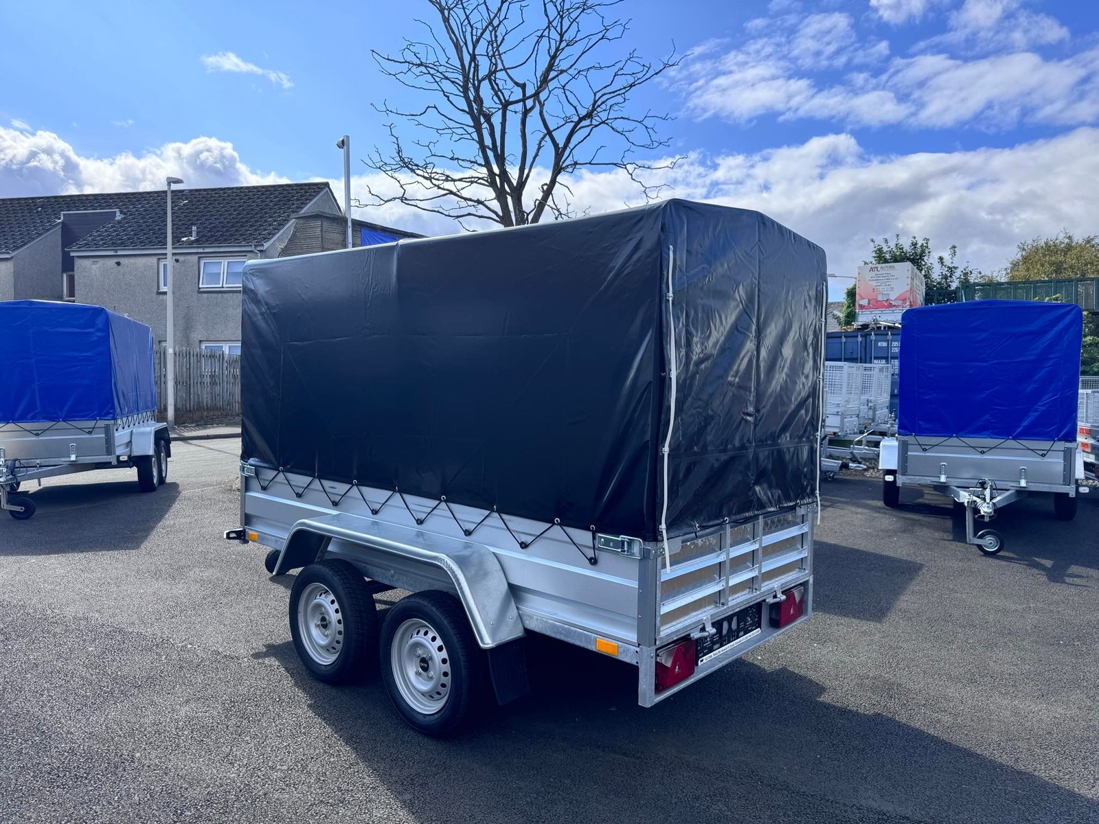 B265 TWIN AXLE TRAILER WITH FRAME COVER AND RAMP - Image 5