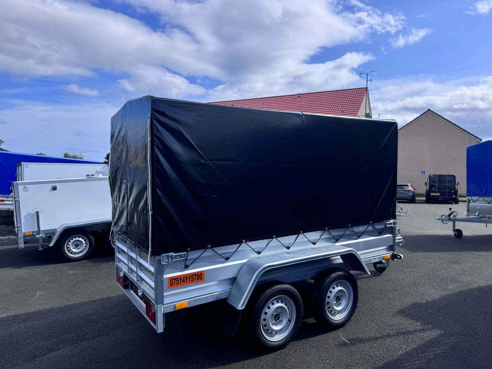 B265 TWIN AXLE TRAILER WITH FRAME COVER AND RAMP - Image 6