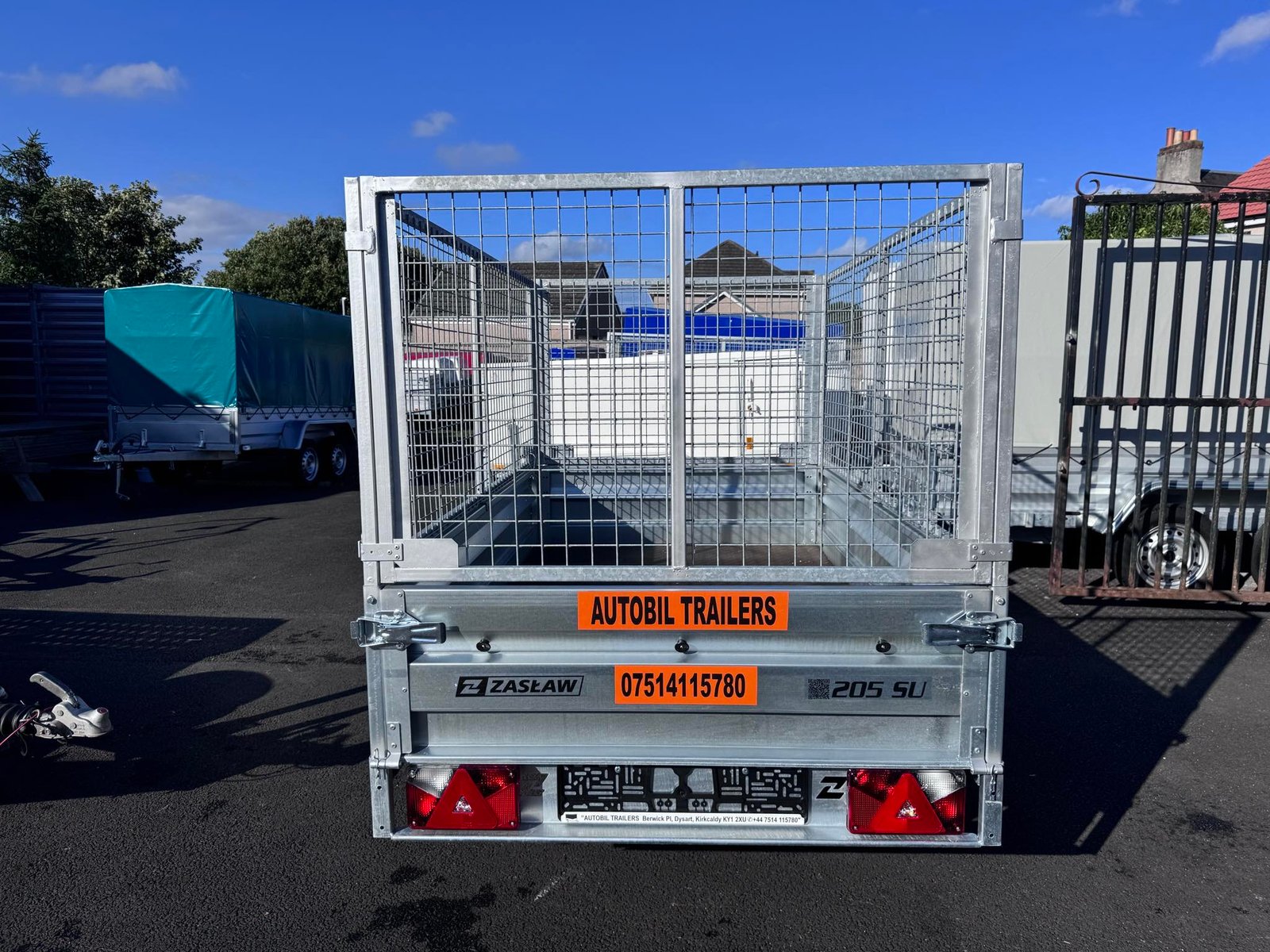 Zaslaw 205su (7ftx4ft) single axle tipping trailer with 80cm mesh - Image 8