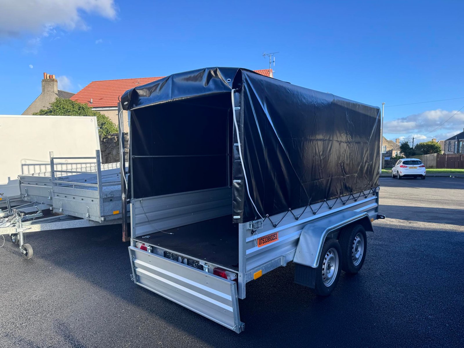 B265 Twin axle trailer with frame and cover - Image 9