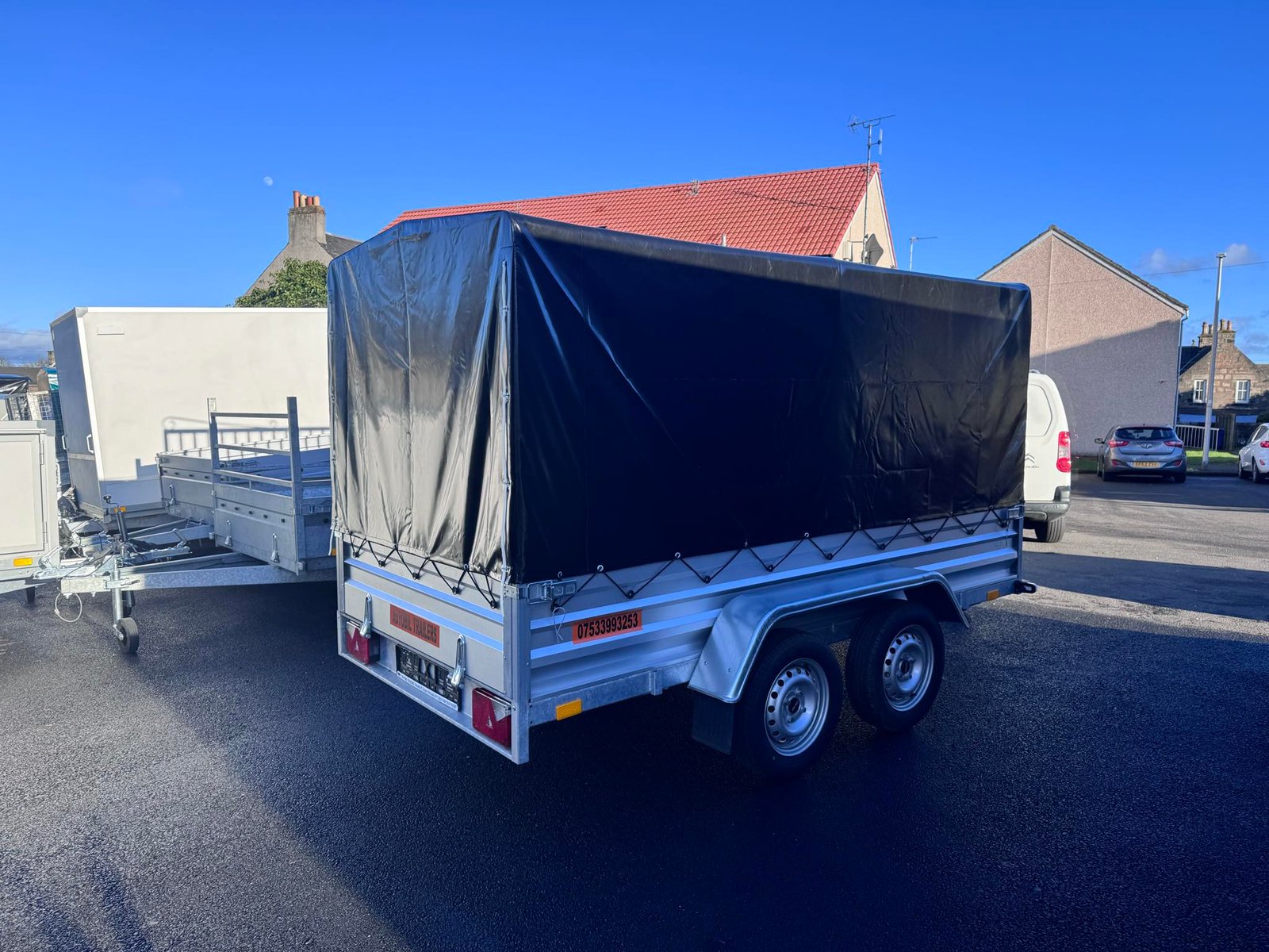 B265 Twin axle trailer with frame and cover - Image 10