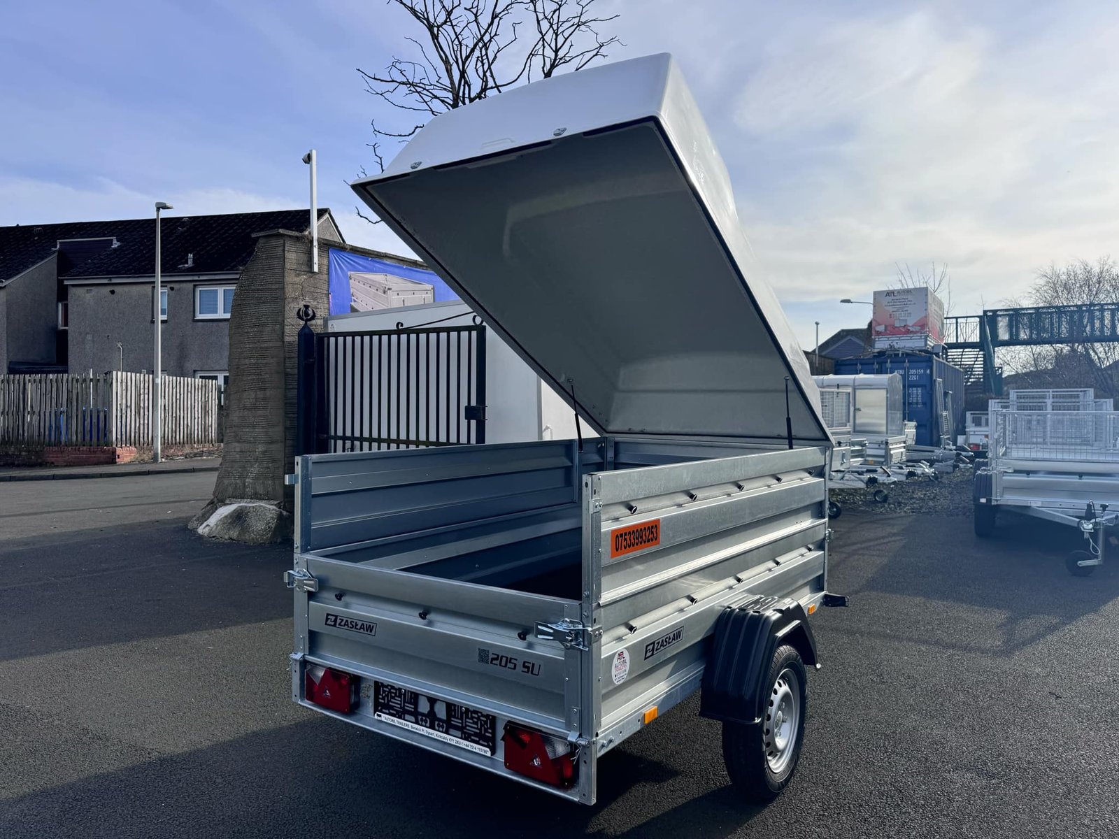 ZASLAW 205SU SINGLE AXLE DOUBLE BROADSIDE TRAILER WITH LOCKABLE ABS LID - Image 15