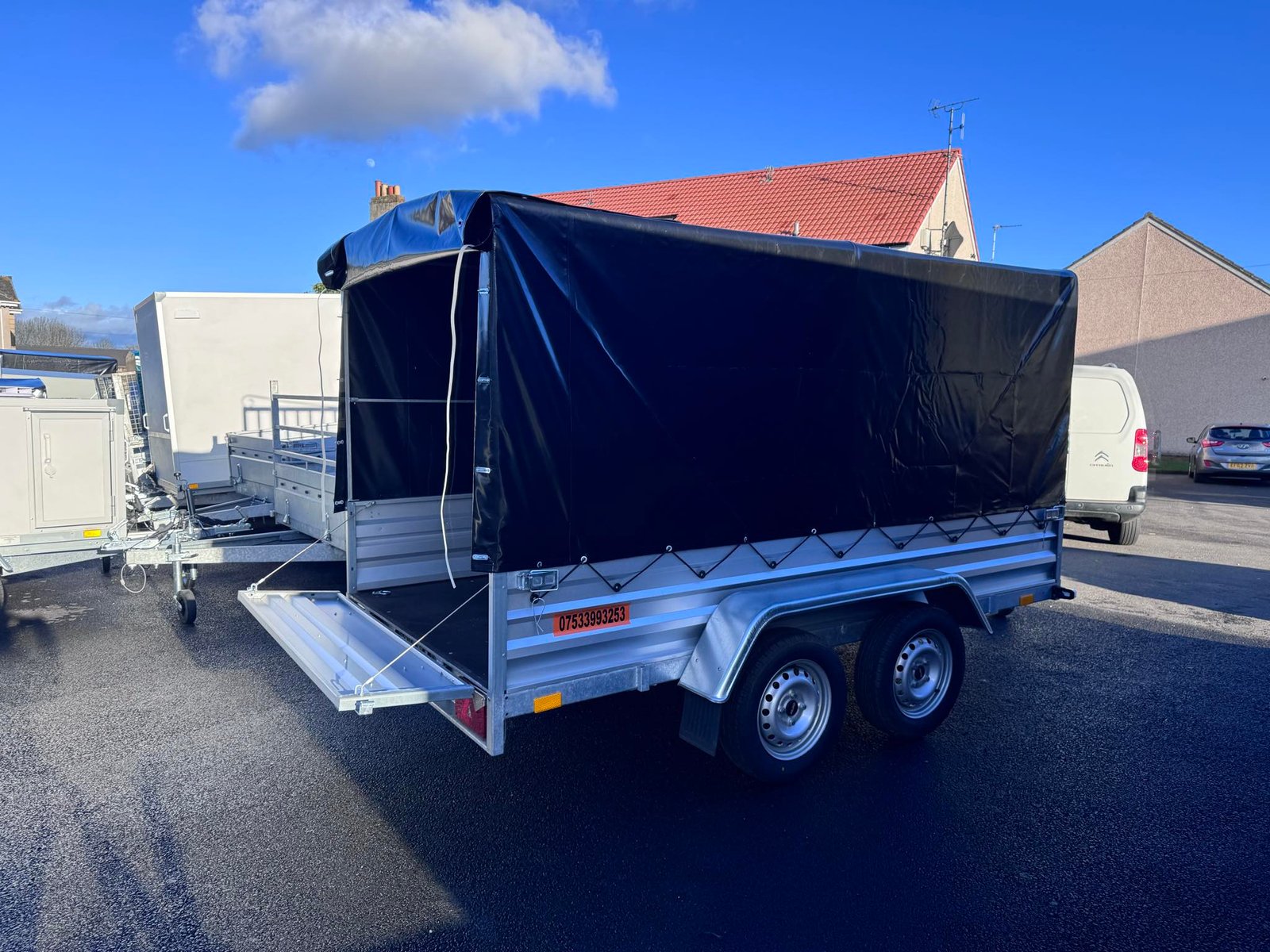 B265 Twin axle trailer with frame and cover - Image 6