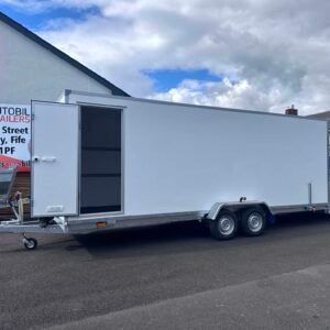 BRAND NEW 6M x 2M x 2M TWIN AXLE BOX TRAILER WITH RAMP AND SIDE DOOR 2700KG